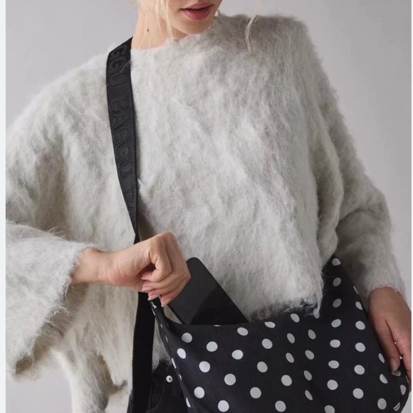 BAGGU Medium Nylon Crescent Bag - Polka Dot Black & White urban outfitters - Picture 2 of 4